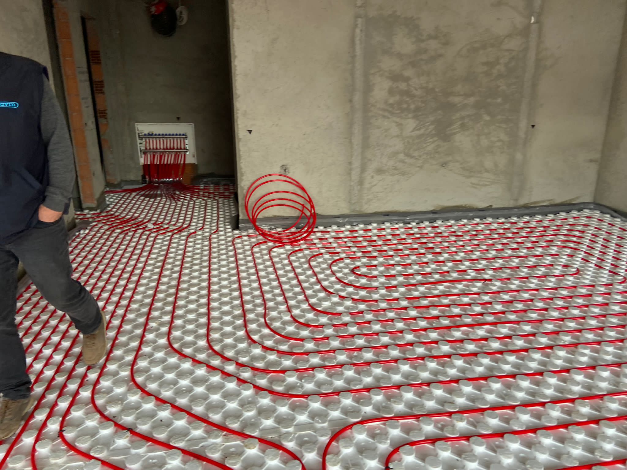 Sulu yerden ısıtma boru döşeme uygulaması